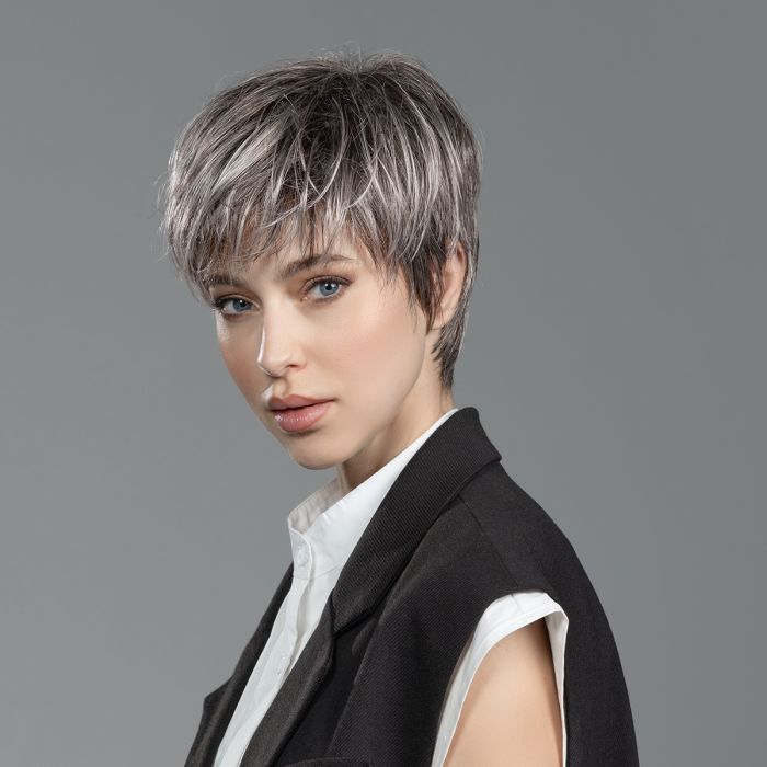 Ellen´s Changes Modelo Pixie ** (Cabelo Sintético)
