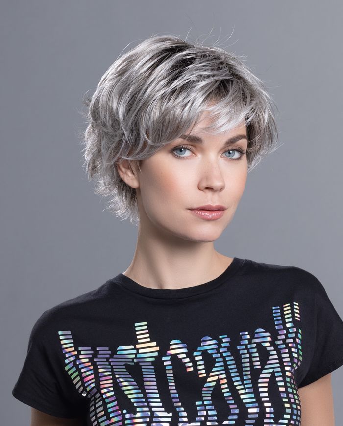 Ellen&acute;s Changes Modelo Raise **D (Cabelo Sint&eacute;tico)
