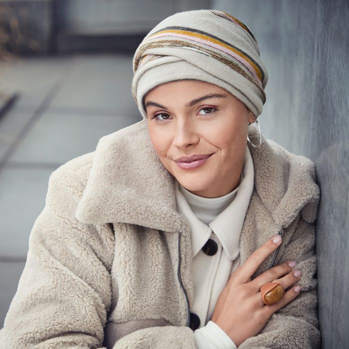 HocZoya V Turbante 4156 padrão Beige w/Multi Stripes